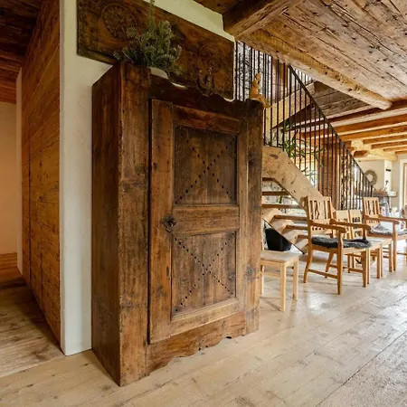 Dolomites Luxe Con Spa, Piscine, Jacuzzi E Cinema Privato בקתה