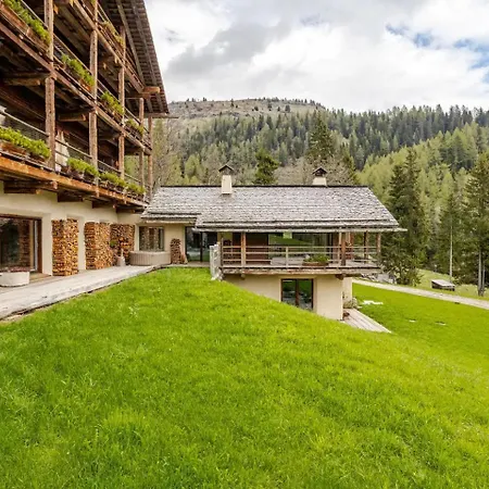 Dolomites Luxe Con Spa, Piscine, Jacuzzi E Cinema Privato בקתה *