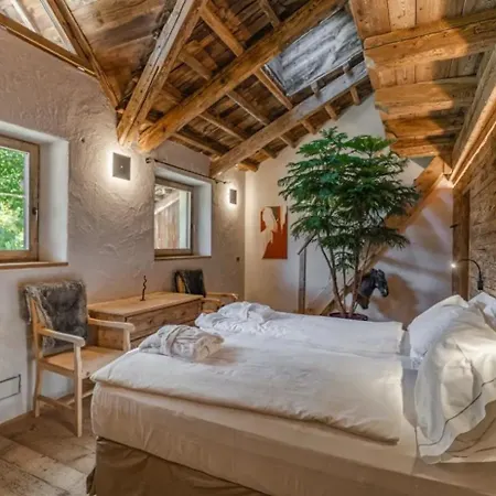 בקתה Dolomites Luxe Con Spa, Piscine, Jacuzzi E Cinema Privato