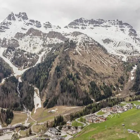 Dolomites Luxe Con Spa, Piscine, Jacuzzi E Cinema Privato בקתה
